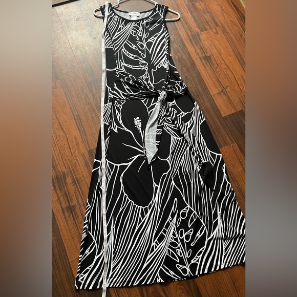 NorthStyle Long Black & White Print Maxi Dress - Picture 6 of 8